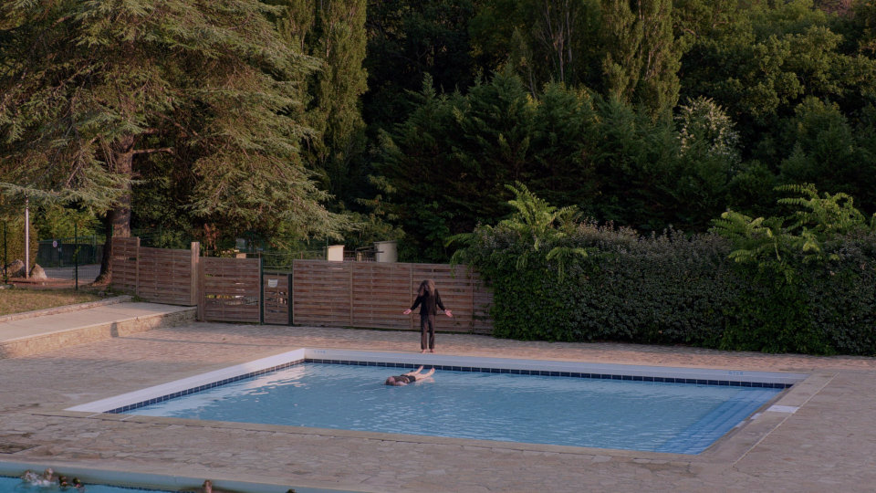 Dans le plan rabattu